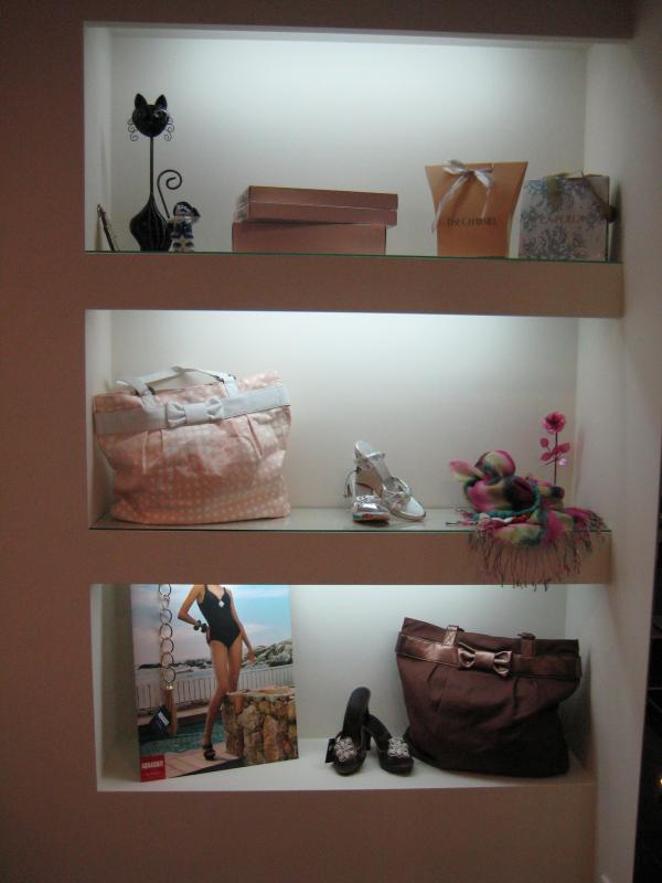 полки в нишах