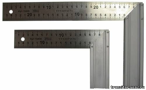 Угольник—инструмент для разметки.