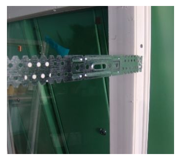 Крепежные элементы окна