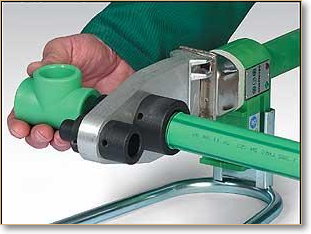 Как паяльником спаивать пластиковые трубы