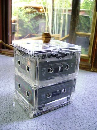 Шкатулка из аудио касет (поделка из касет)